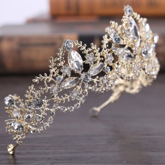 Set of 4 New Crystal Tiaras - Picture 7 of 8